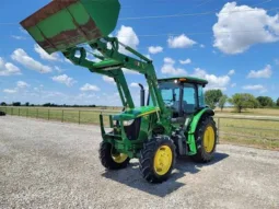 
										2015 John Deere 5085E Tractor full									