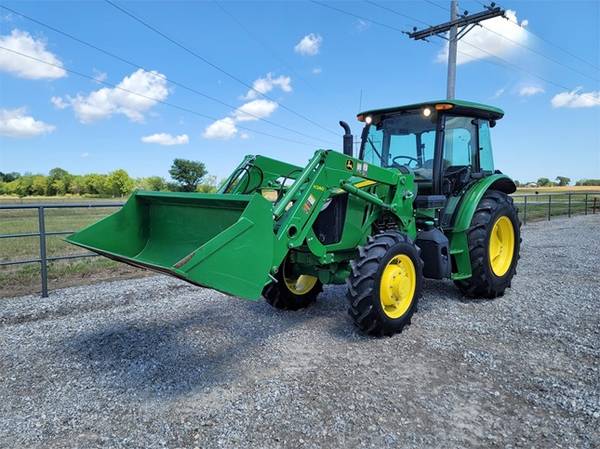 2015 John Deere 5085E Tractor