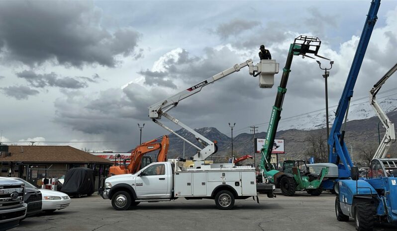 
								2016 Ram 5500 4×4 Boom Truck full									