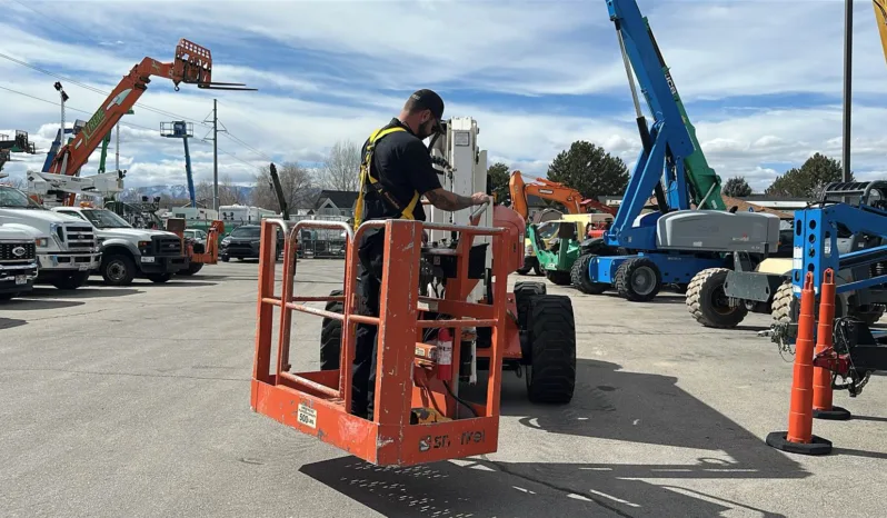 
								2015 Snorkel 4×4 46′ Boom Lift full									
