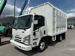 
										2015 Isuzu Chipper Dump Truck full									