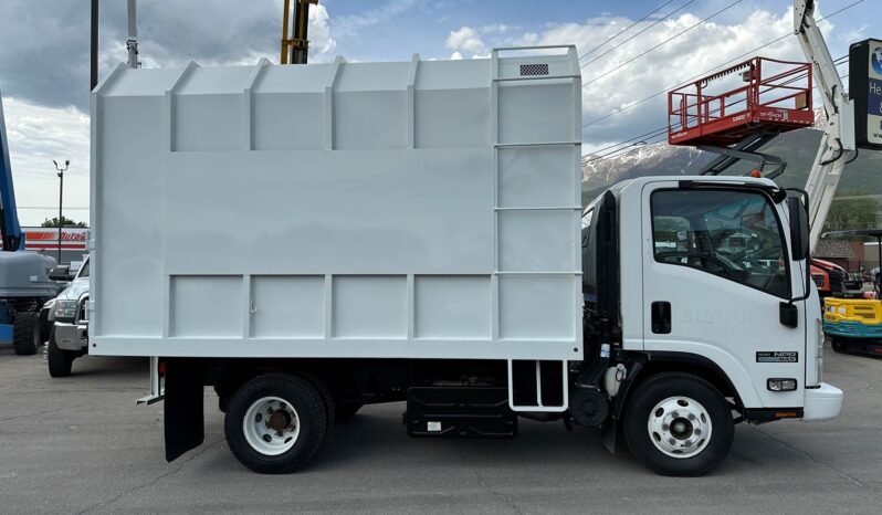 
								2015 Isuzu Chipper Dump Truck full									