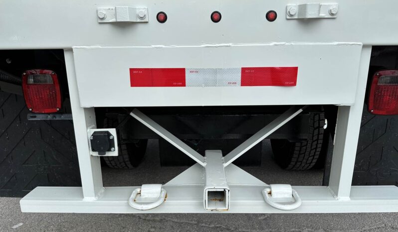 
								2015 Isuzu Chipper Dump Truck full									