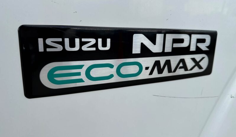 
								2015 Isuzu Chipper Dump Truck full									