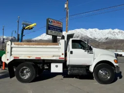
										2013 Ford F-750 Dump Truck full									