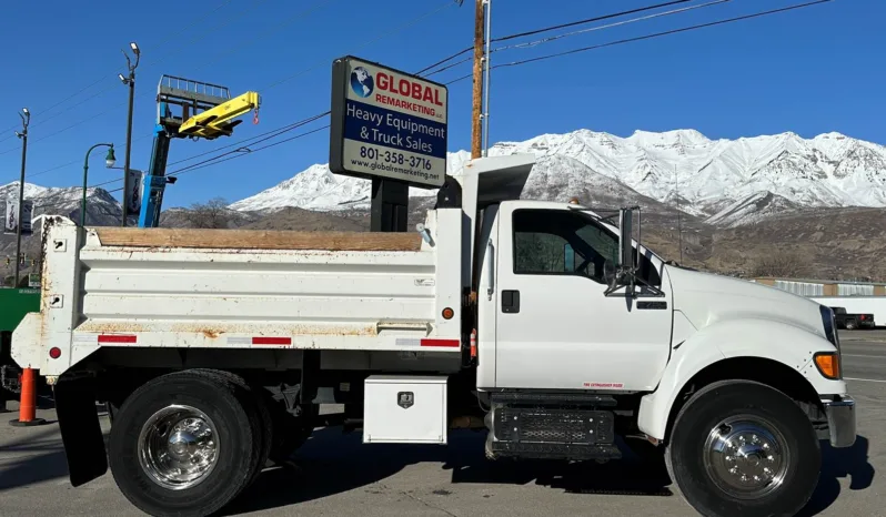 
								2013 Ford F-750 Dump Truck full									