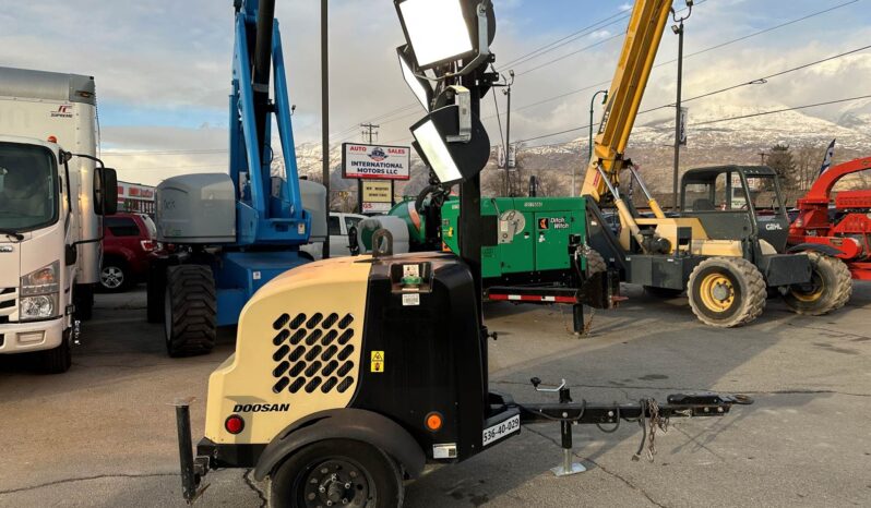 
								2019 Doosan LCV Light Tower full									