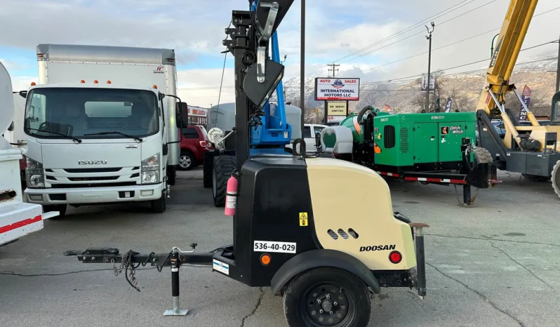 
								2019 Doosan LCV Light Tower full									