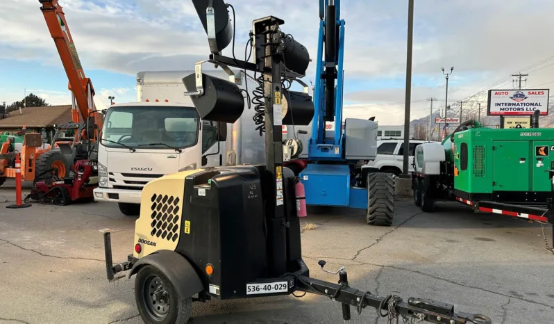 
								2019 Doosan LCV Light Tower full									