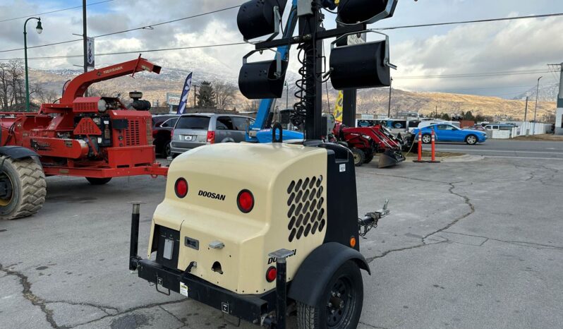 
								2018 Doosan LCV Light Tower full									