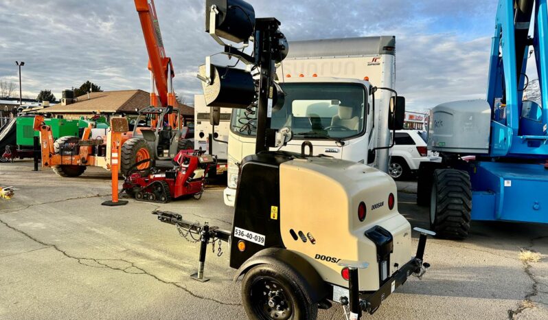 
								2019 Doosan LCV Light Tower full									