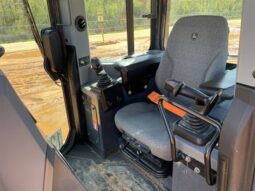 
										2022 Deere 700L Dozer full									