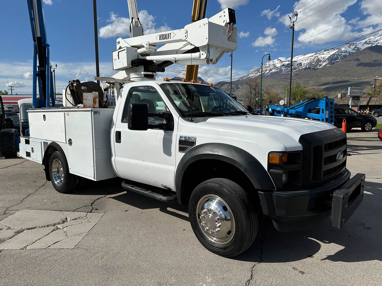 2010 Ford F-550 XL Bucket Truck