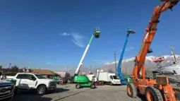 
										2015 JLG 400S 40′ Telescopic Boom Lift full									