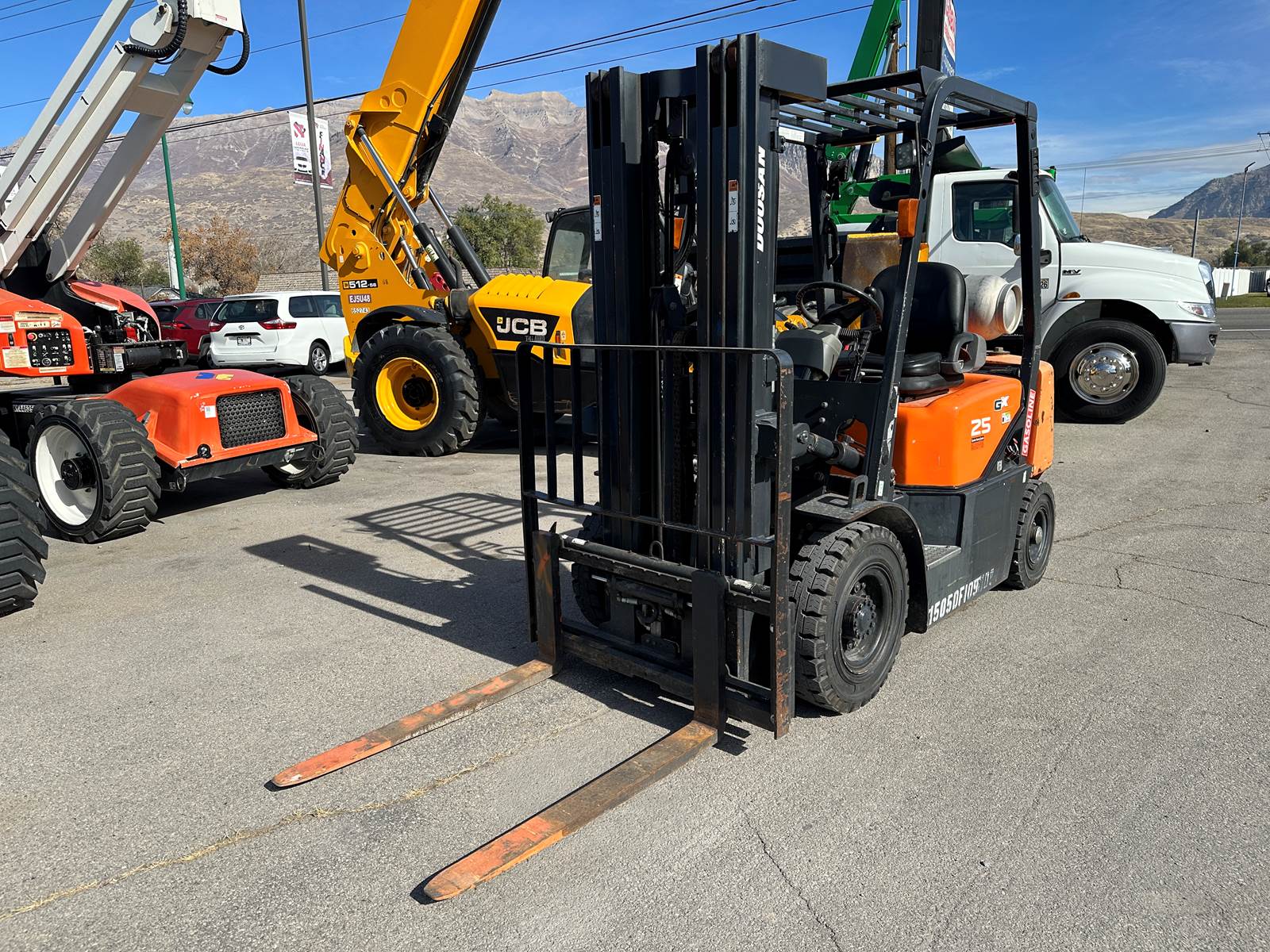 2015 Doosan 15′ Forklift