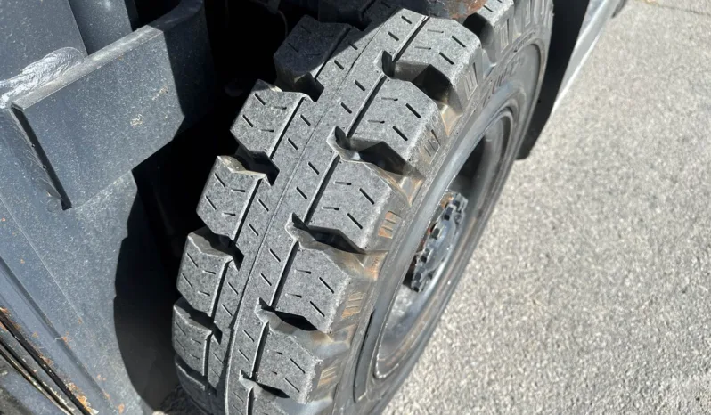 
								2015 Doosan 15′ Forklift full									