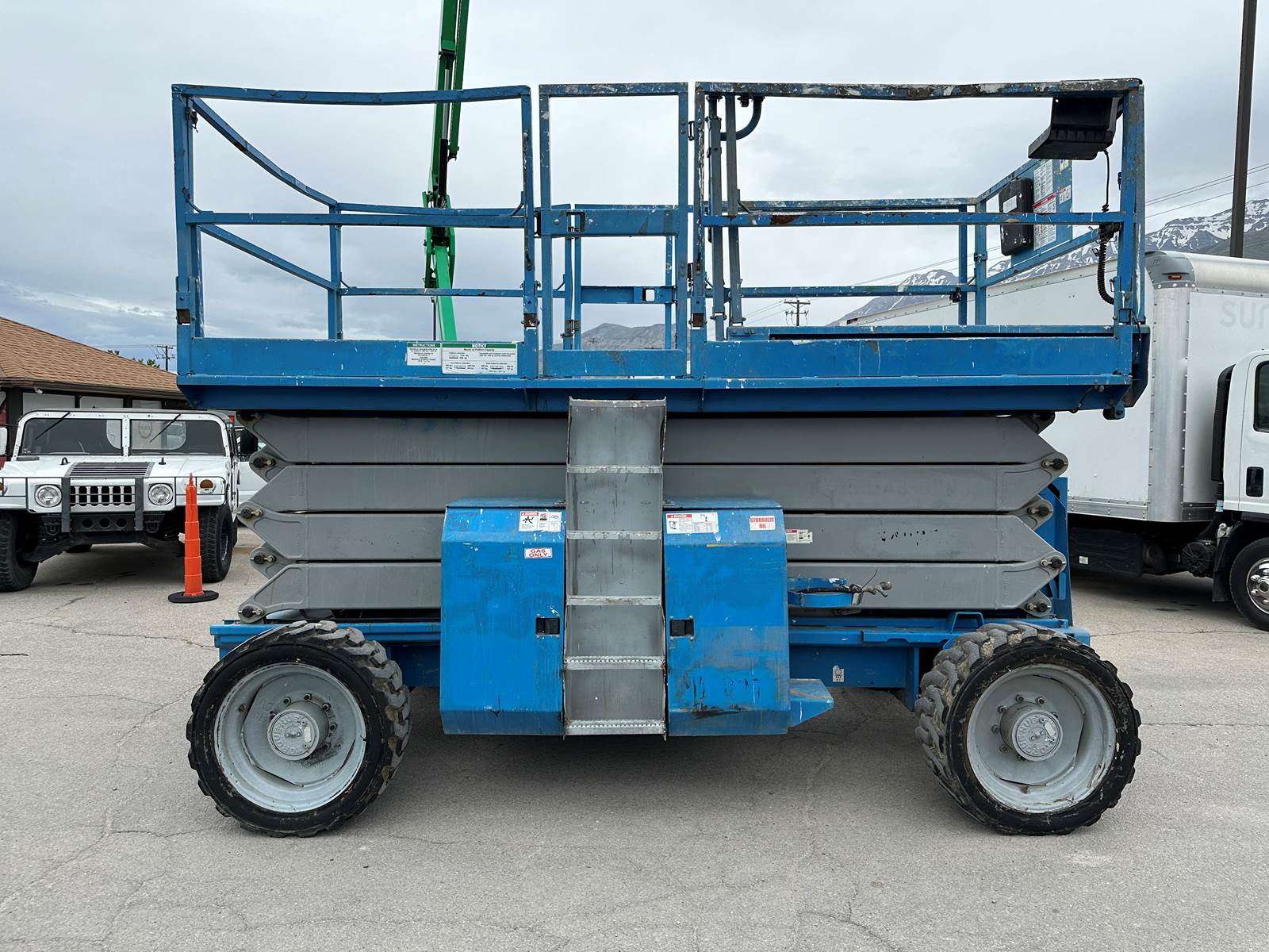 2007 Genie GS-4390RT Rough Terrain Scissor Lift