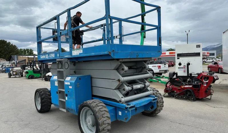 
								2007 Genie GS-4390RT Rough Terrain Scissor Lift full									