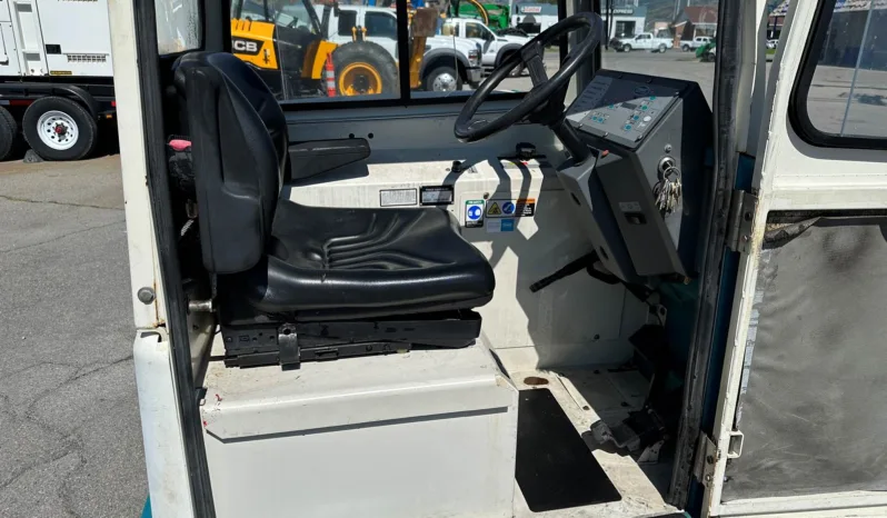 
								2001 Tennant 6650XP Lot Sweeper full									