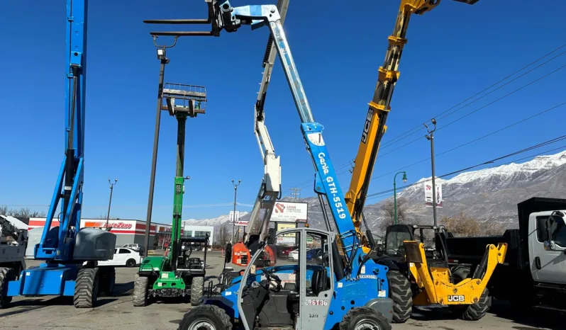 
								2014 Genie GTH-5519 5500 lb. 19′ Telehandler Forklift full									