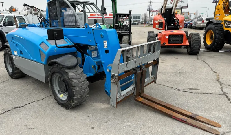 
								2012 Genie GTH-5519 5500 lb. 19′ Telehandler Forklift full									