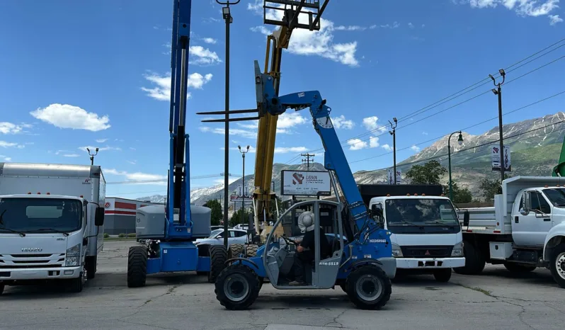 
								2012 Genie GTH-5519 5500 lb. 19′ Telehandler Forklift full									