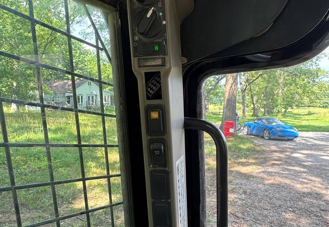 
								2011 CASE SR 220 Skidsteer full									