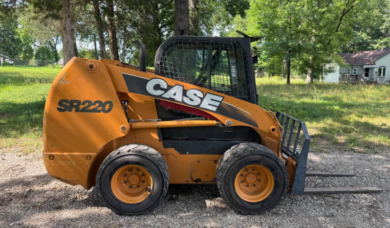 
								2011 CASE SR 220 Skidsteer full									