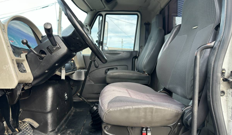 
								2010 International 4300 Flatbed Truck full									