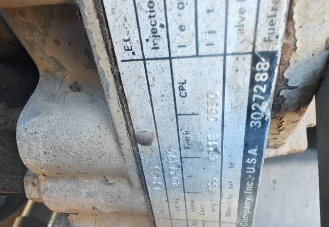 
								1986 Volvo White Dump Truck full									