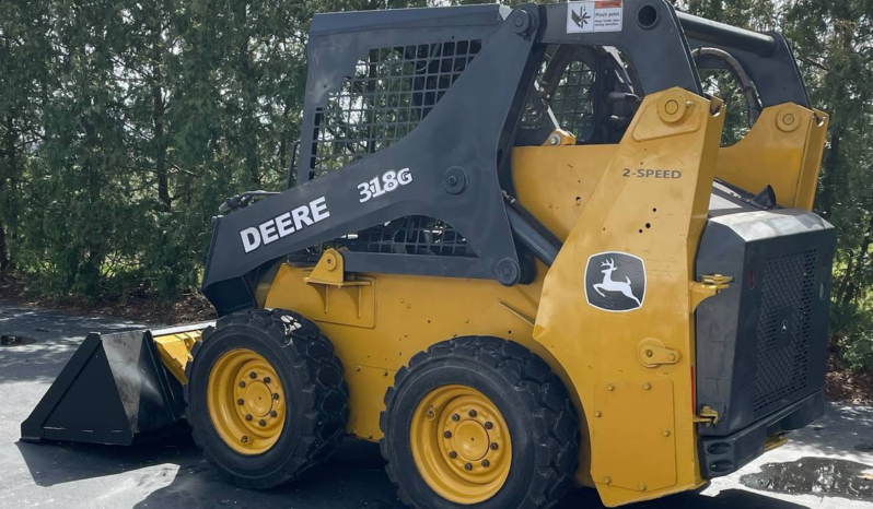 
								2019 John Deer 318G Skidsteer full									