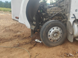 
										1986 Volvo White Dump Truck full									