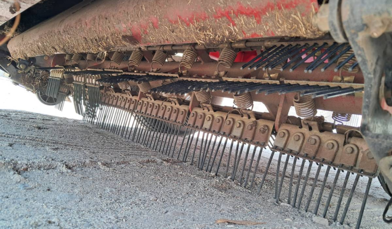 
								014 Toro Rake O Vacuum Sweeper full									