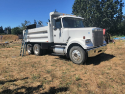 
										1986 Volvo White Dump Truck full									