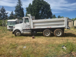 
										1986 Volvo White Dump Truck full									