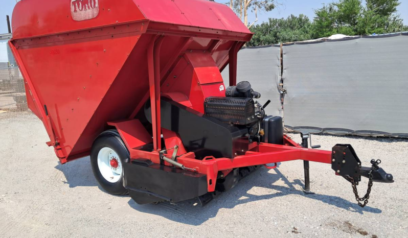 
								014 Toro Rake O Vacuum Sweeper full									