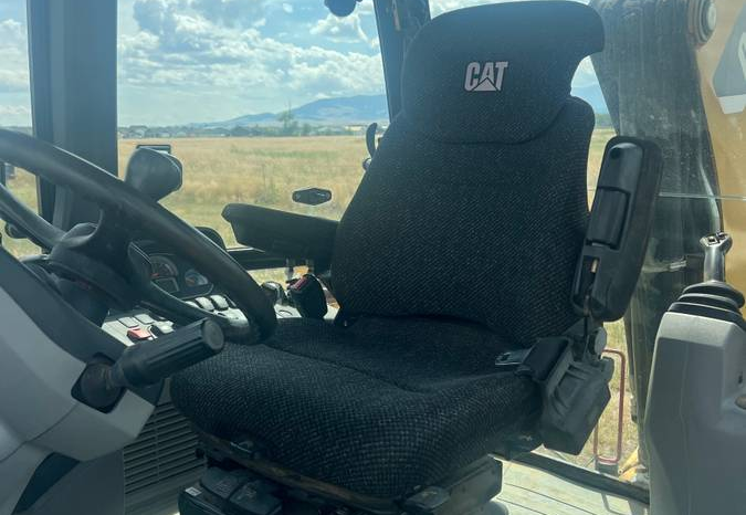 
								2015 CAT 420F Backhoe full									