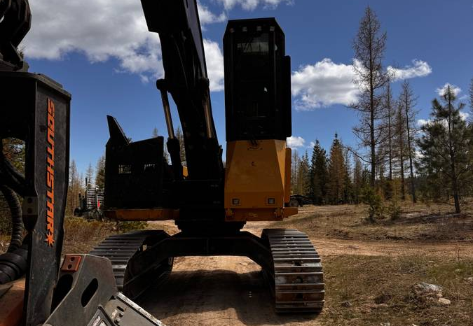 
								2015 CAT 324DFM Processor / Log Loader full									