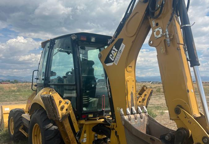 
								2015 CAT 420F Backhoe full									