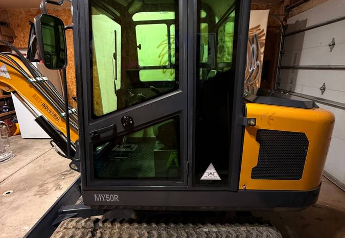 
								2025 AGT Industrial MY50R Mini Excavator full									