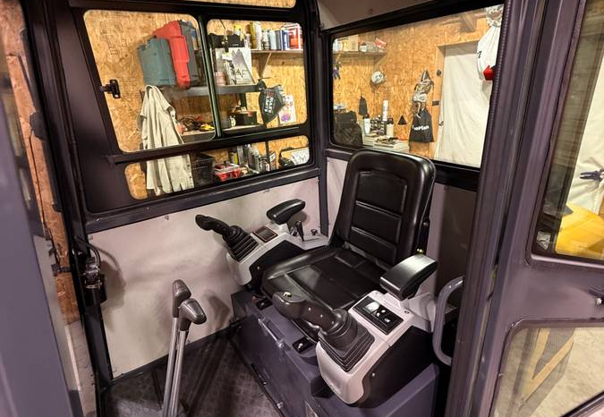 
								2025 AGT Industrial MY50R Mini Excavator full									