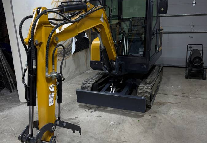 
								2025 AGT Industrial MY50R Mini Excavator full									