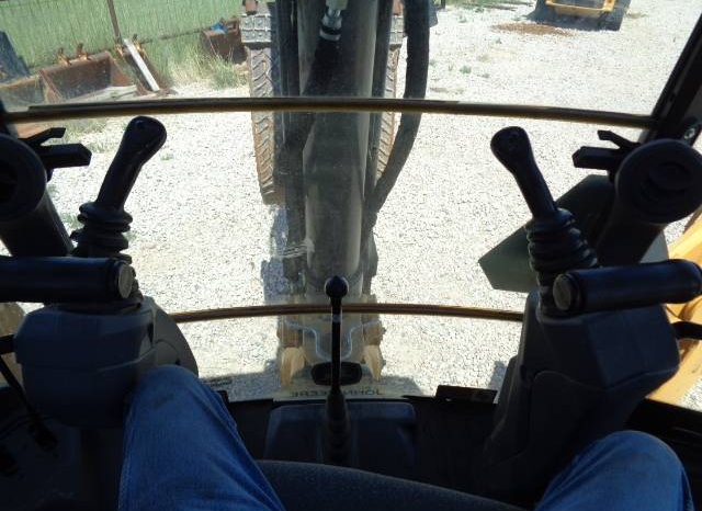 
								2019 Deere 410L Backhoe full									