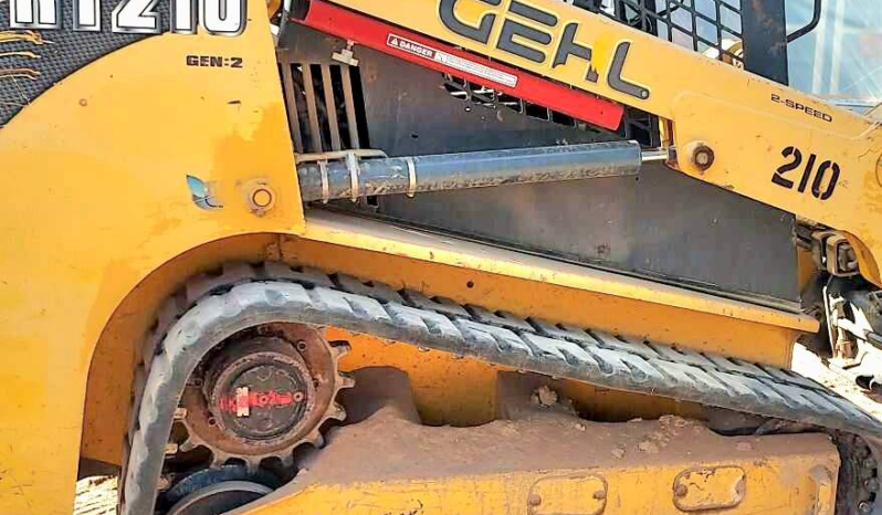 
								2015 Gehl RT210 Track Skid Steer full									