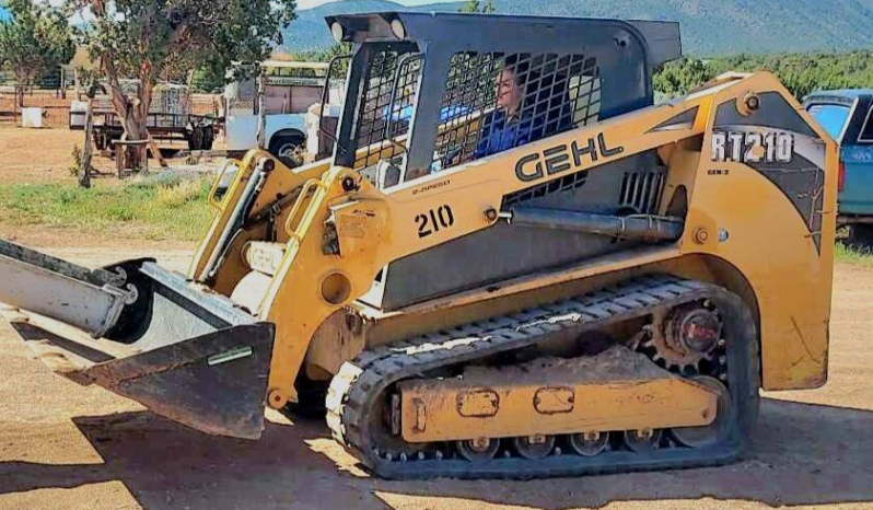 
								2015 Gehl RT210 Track Skid Steer full									