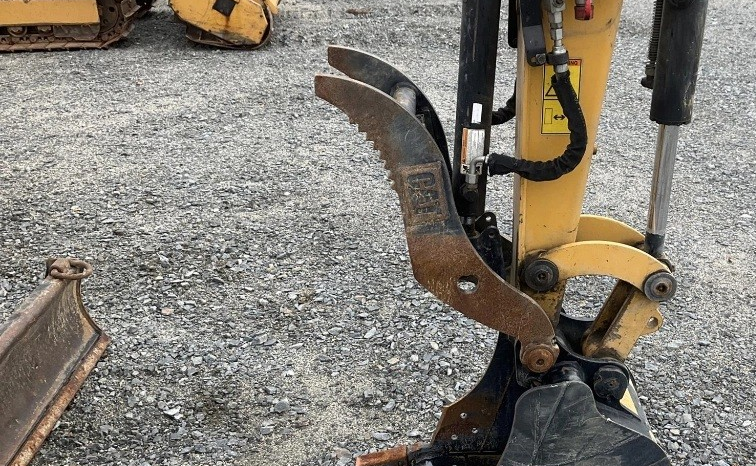 
								2017 Caterpillar 304E2 CR Mini Excavator full									