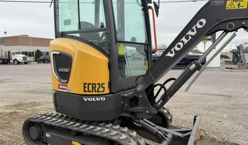 
								2022 VOLVO ECR25 Excavator full									