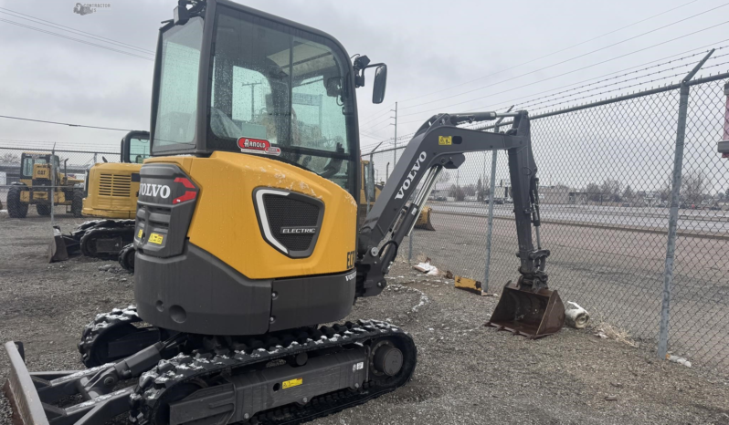 
								2022 VOLVO ECR25 Mini Excavator full									