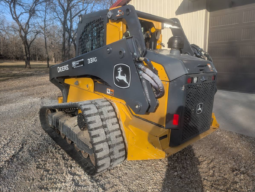 
										2023 Deere 331G Skid Steer full									