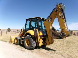 
										2020 Caterpillar 420ST Backhoe full									